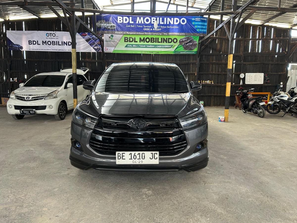 Toyota innova Reborn 2.4 G AT